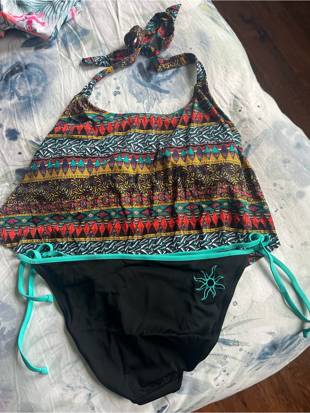 2 bikini - Picture 2 of 2
